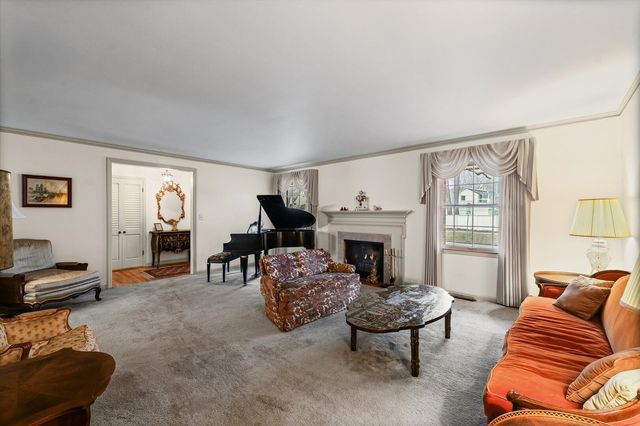 901 W Healey Street, Champaign, IL 61821