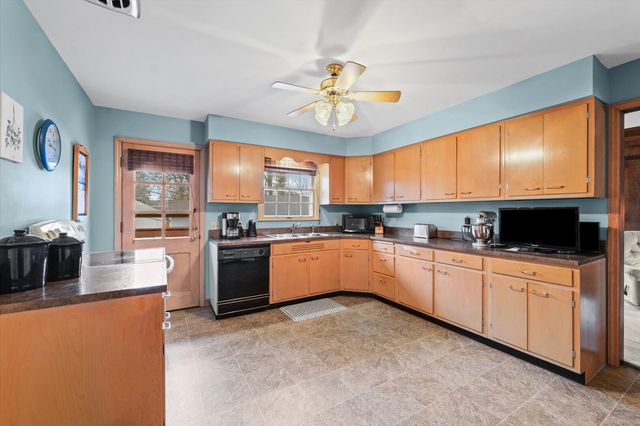 901 W Healey Street, Champaign, IL 61821