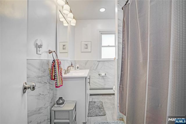 12 Maple Avenue A, Waldwick, NJ 07463