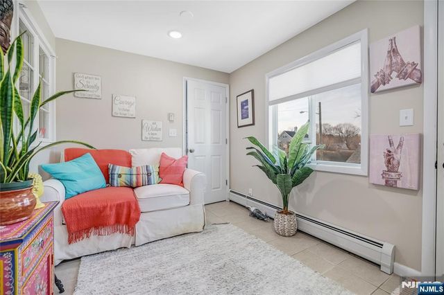 12 Maple Avenue A, Waldwick, NJ 07463