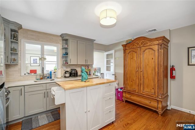 12 Maple Avenue A, Waldwick, NJ 07463