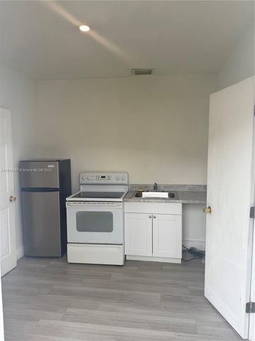 2870 NW 19th St, Fort Lauderdale, FL 33311