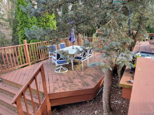 5549 Perrytown Drive, West Bloomfield, MI 48322