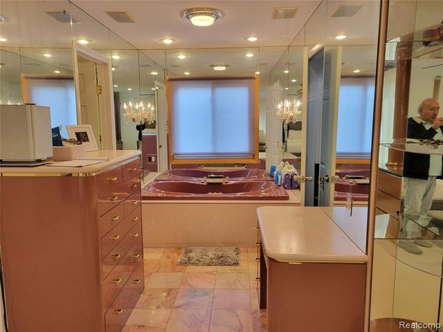 5549 Perrytown Drive, West Bloomfield, MI 48322