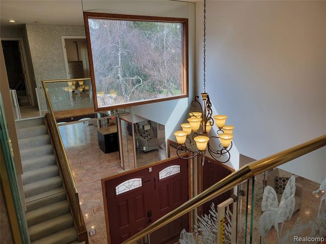 5549 Perrytown Drive, West Bloomfield, MI 48322