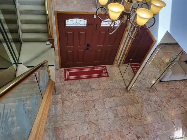 5549 Perrytown Drive, West Bloomfield, MI 48322
