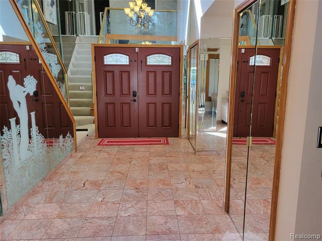 5549 Perrytown Drive, West Bloomfield, MI 48322
