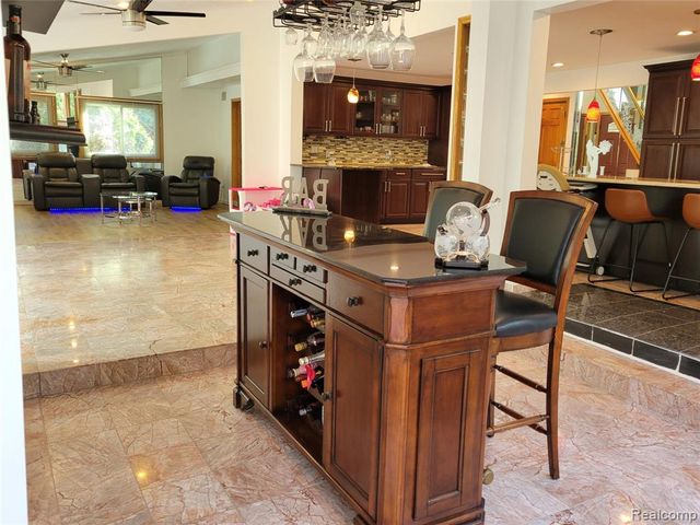 5549 Perrytown Drive, West Bloomfield, MI 48322