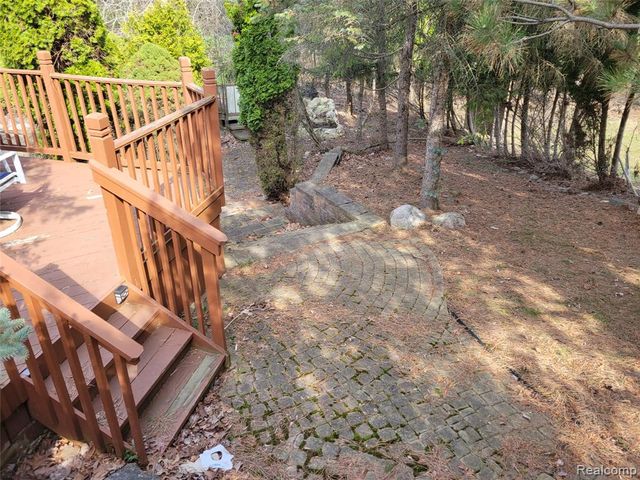 5549 Perrytown Drive, West Bloomfield, MI 48322