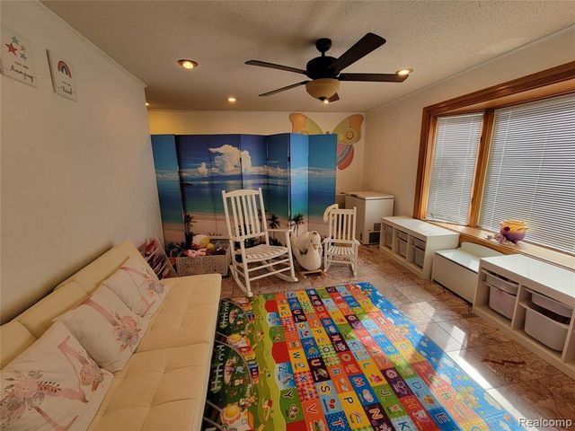 5549 Perrytown Drive, West Bloomfield, MI 48322