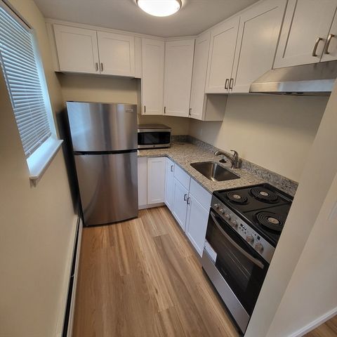 210 Hillside Ave 15, Needham, MA 02494