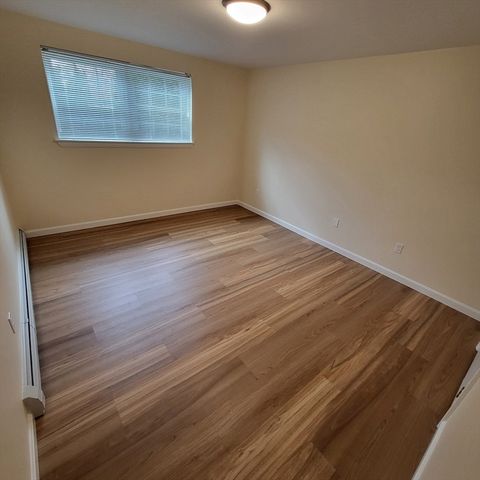 210 Hillside Ave 15, Needham, MA 02494