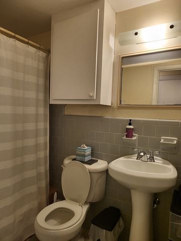 210 Hillside Ave 15, Needham, MA 02494