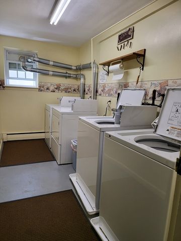 210 Hillside Ave 15, Needham, MA 02494