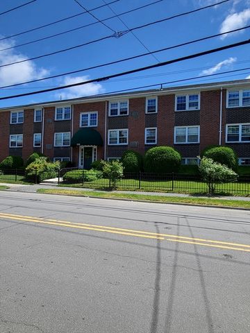 210 Hillside Ave 15, Needham, MA 02494