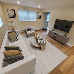 210 Hillside Ave 15, Needham, MA 02494