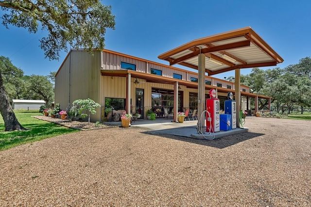 1035 County Road 255 S, Sheridan, TX 77475