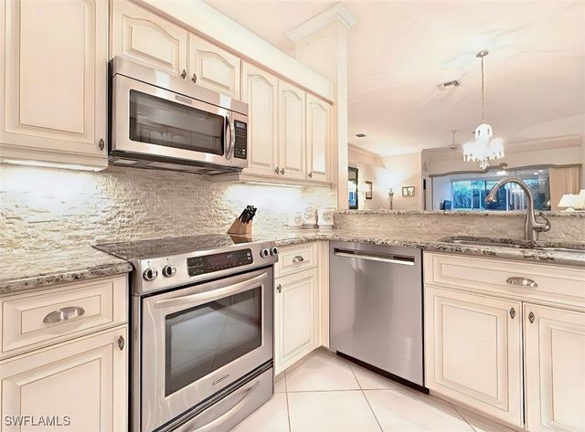 8854 Naples Heritage DR E1, Naples, FL 34112