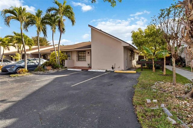 12241 SW 24th Ter 39, Miami, FL 33175