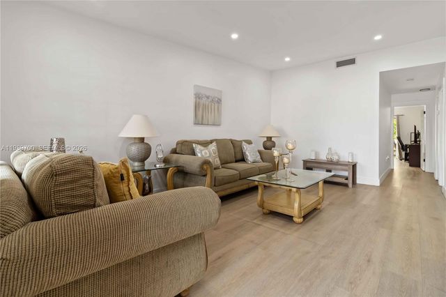 12241 SW 24th Ter 39, Miami, FL 33175