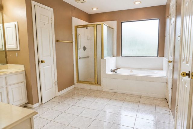 14423 Redbud Valley Trail, Houston, TX 77062