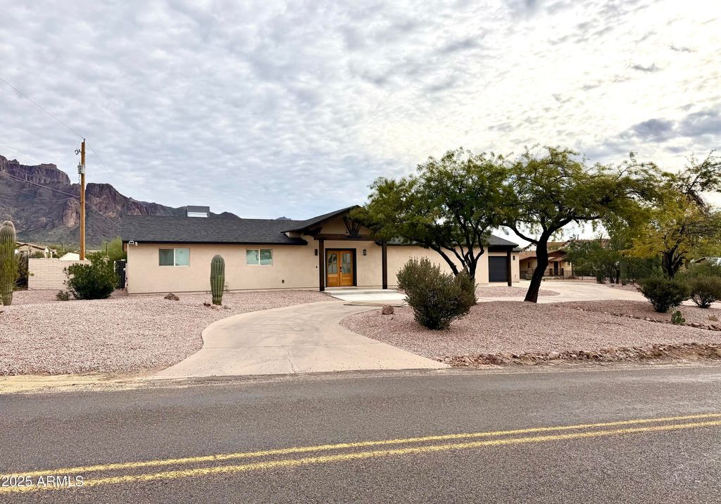 1165 N MOUNTAIN VIEW Road, Apache Junction, AZ 85119