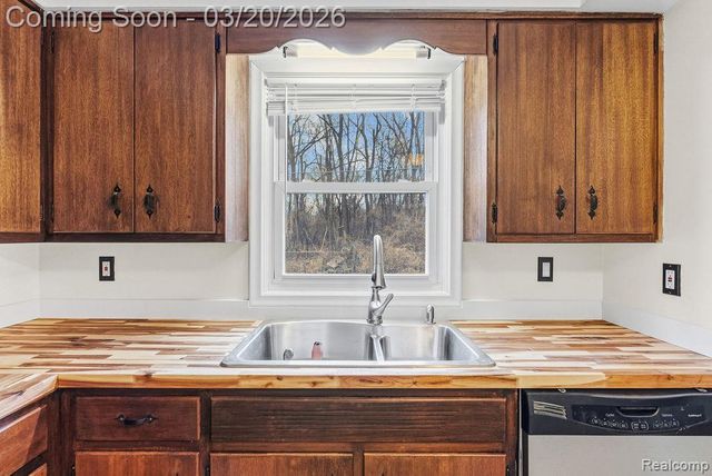 3485 Hammerberg Road, Flint, MI 48507