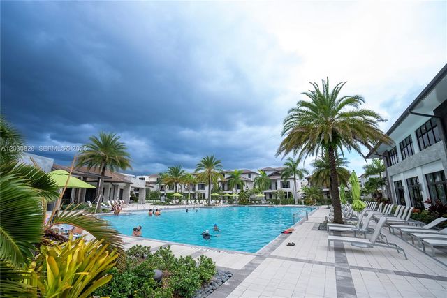 4740 NW 84th Court 32, Doral, FL 33166