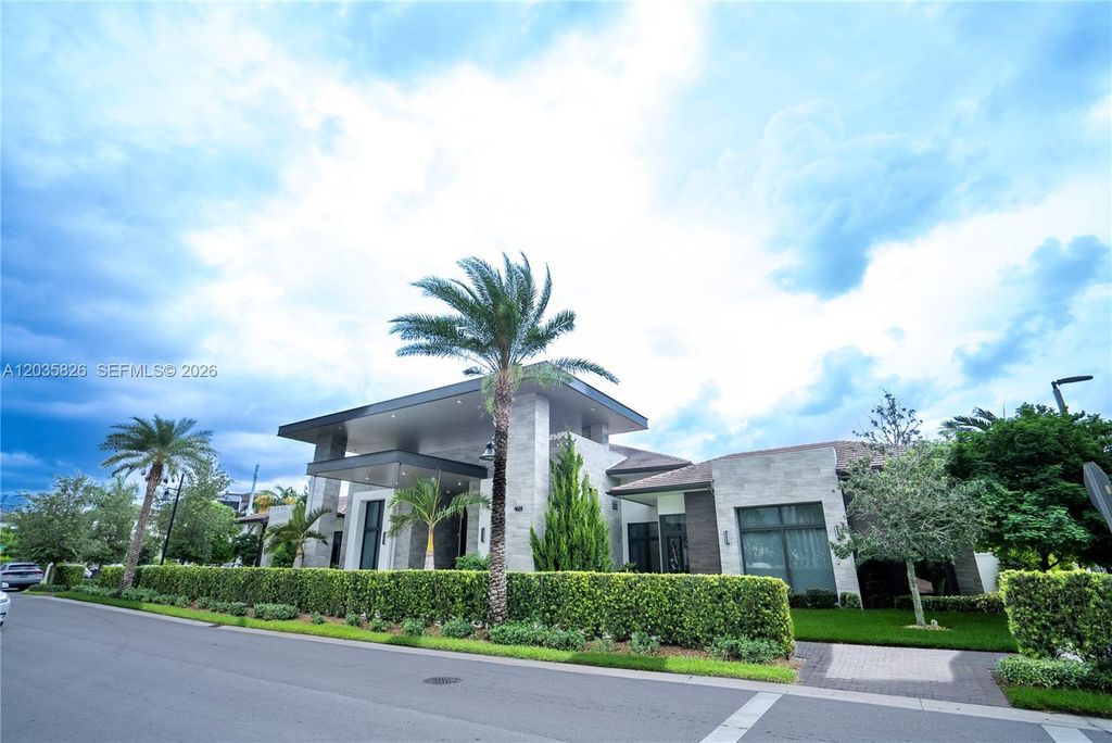 4740 NW 84th Court 32, Doral, FL 33166