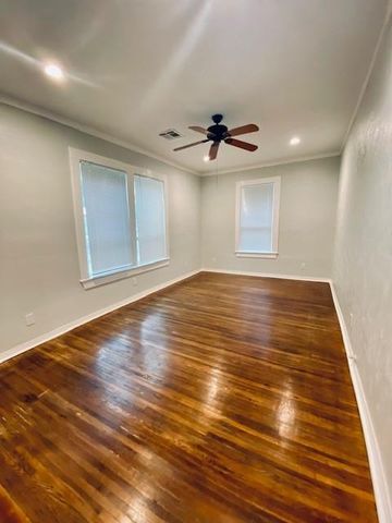 4729 Walker Street, Houston, TX 77023