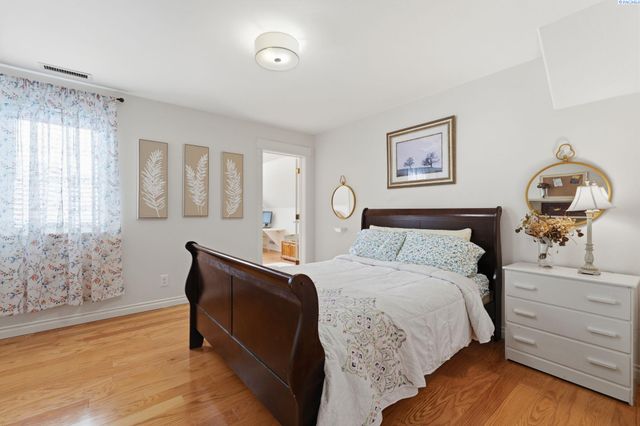 1020 Oxford Avenue, Richland, WA 99352