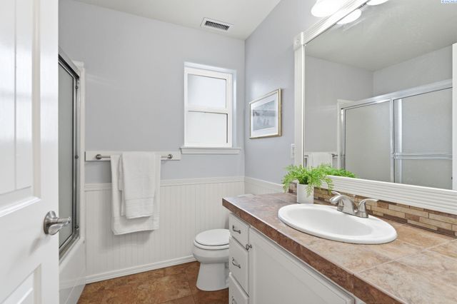 1020 Oxford Avenue, Richland, WA 99352