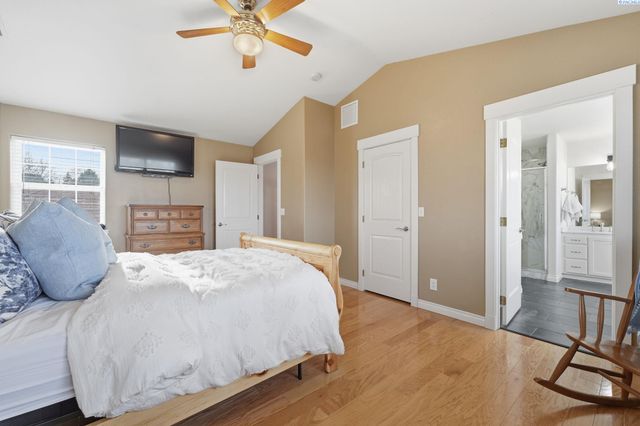 1020 Oxford Avenue, Richland, WA 99352