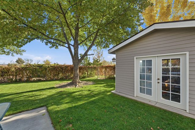 1020 Oxford Avenue, Richland, WA 99352