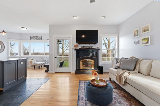 1020 Oxford Avenue, Richland, WA 99352