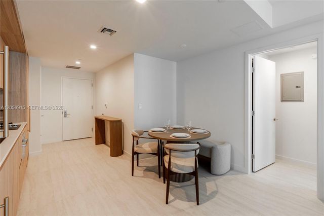 77 SE 5th Street 1910, Miami, FL 33131