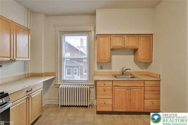 1629 West Broad Street 2nd floor, Bethlehem City, PA 18018