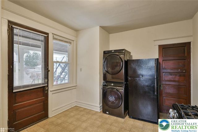 1629 West Broad Street 2nd floor, Bethlehem City, PA 18018