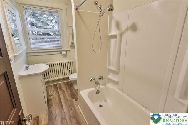 1629 West Broad Street 2nd floor, Bethlehem City, PA 18018