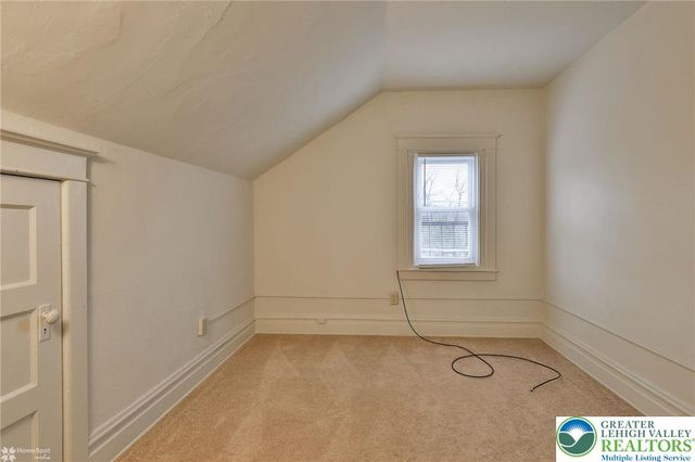 1629 West Broad Street 2nd floor, Bethlehem City, PA 18018
