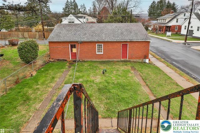 1629 West Broad Street 2nd floor, Bethlehem City, PA 18018