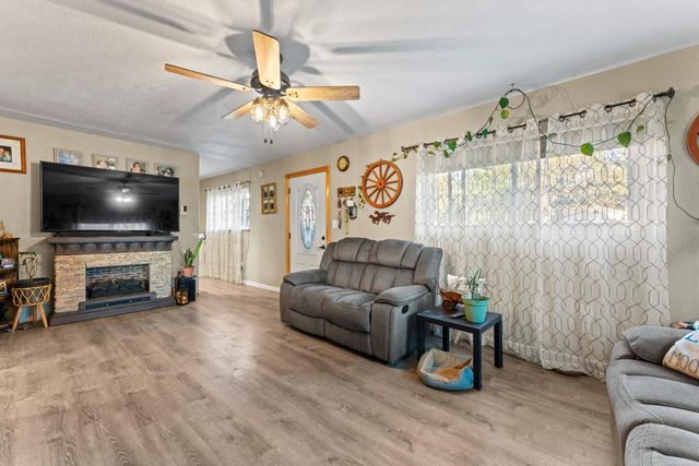 5912 Grove Ave, Marysville, CA 95901