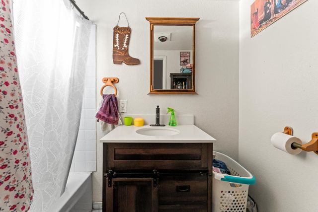 5912 Grove Ave, Marysville, CA 95901