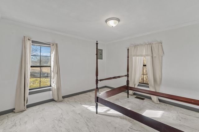 9 Dearman Rd., Collins, MS 39428