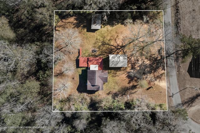 9 Dearman Rd., Collins, MS 39428