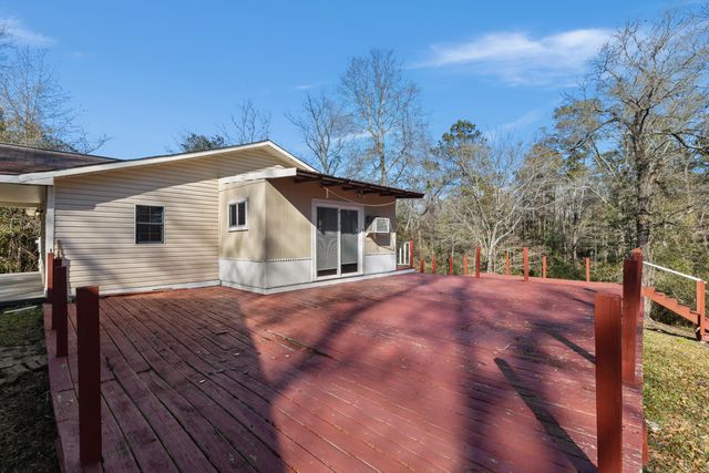 9 Dearman Rd., Collins, MS 39428