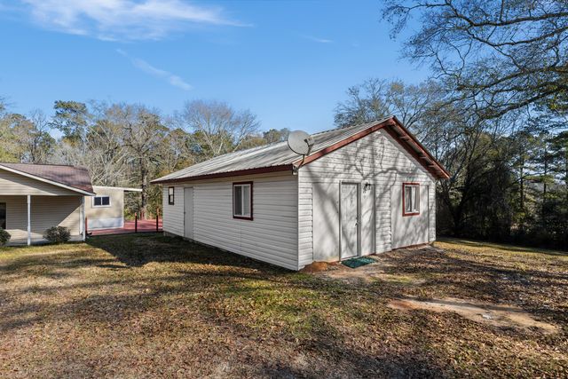 9 Dearman Rd., Collins, MS 39428