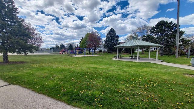 8030 Waring DRIVE, Oak Creek, WI 53154