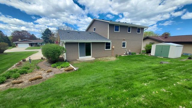 8030 Waring DRIVE, Oak Creek, WI 53154
