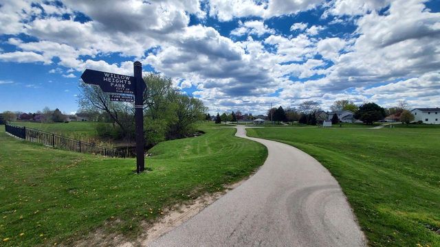8030 Waring DRIVE, Oak Creek, WI 53154